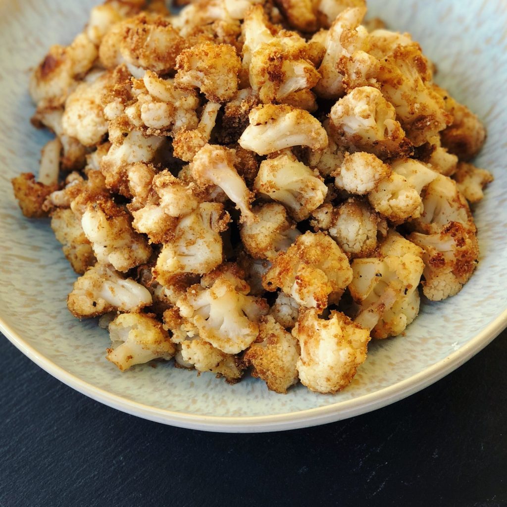 Knuspriger Blumenkohlsnack aus dem Ofen