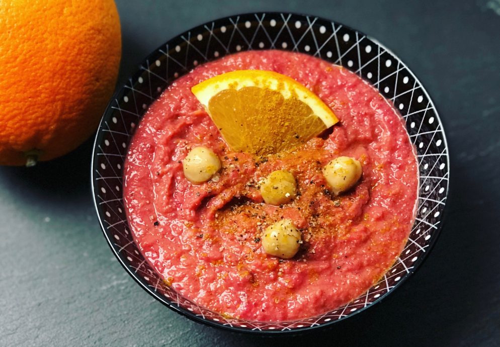 Pretty in Pink! Rote-Bete-Hummus mit Orange